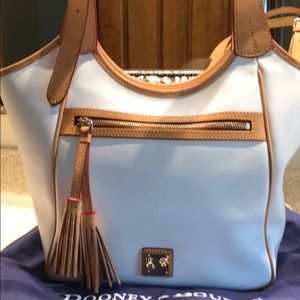 Dooney and Bourke handbag 👜